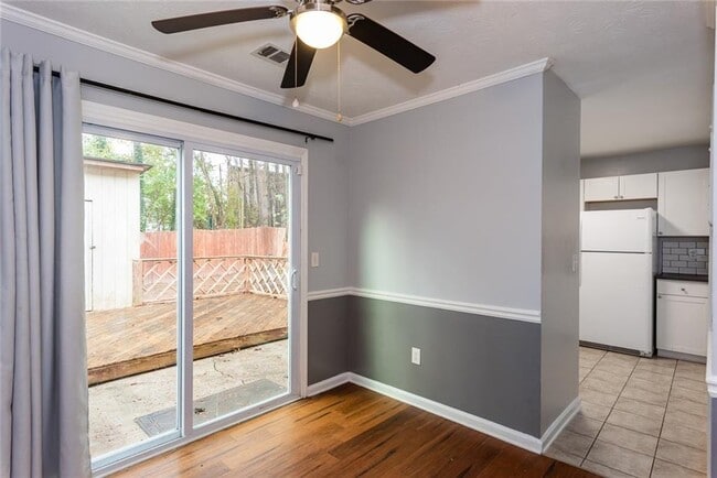 Building Photo - 760 Indian Lake Dr NW