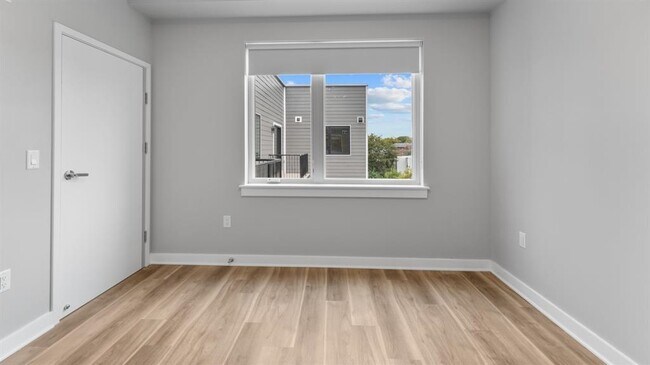 Building Photo - 475 Communipaw Ave