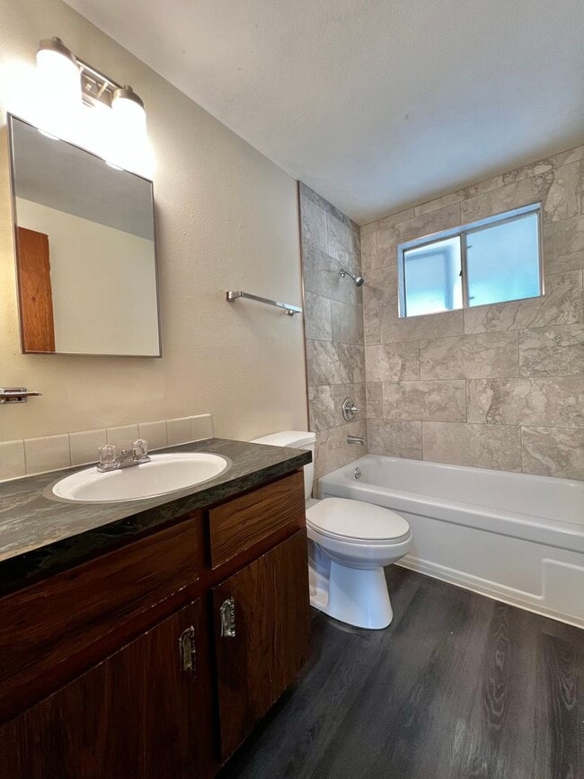 Building Photo - 527 West St