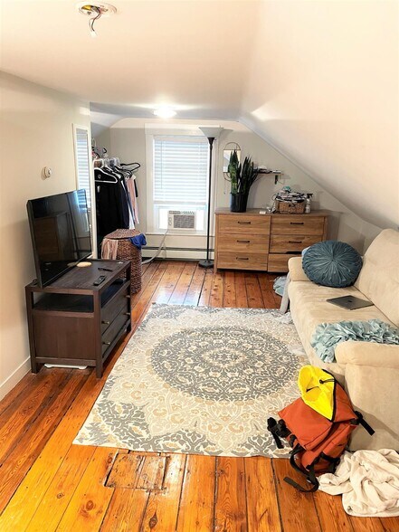 Building Photo - 2 Worcester St