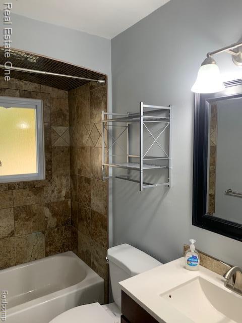 Building Photo - 3921 Custer Ave