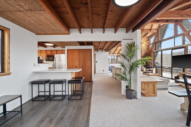 Building Photo - 1216 Whitetail Lake Dr