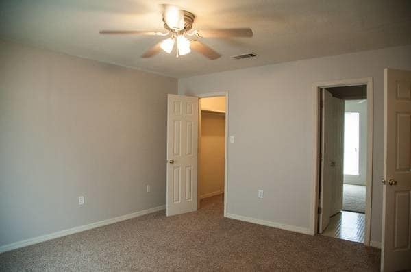 Building Photo - 127 Oakcrest Dr