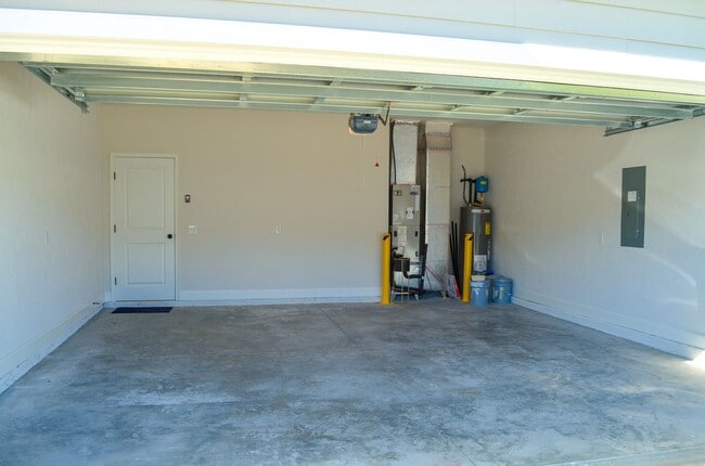 Building Photo - Savannah Station 3 Bedroom 2 Bath