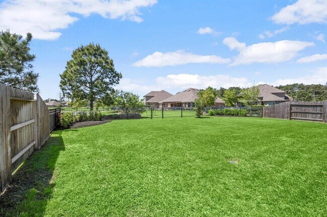 Building Photo - 17831 Maple Ash Dr