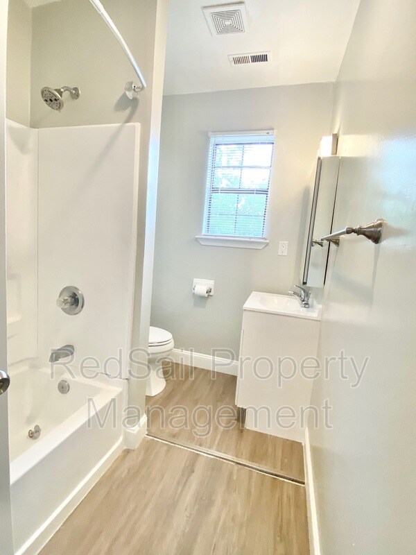 Building Photo - 1240 24th St