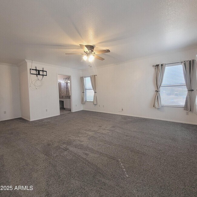 Building Photo - 2210 E Paraiso Dr