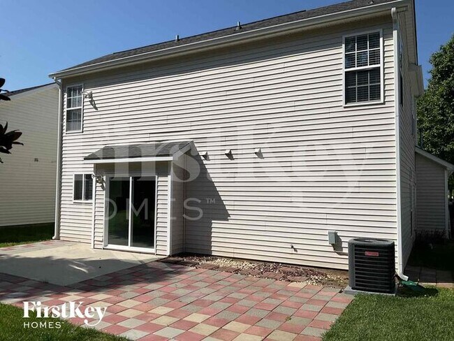 Building Photo - 12738 Planters Row Dr