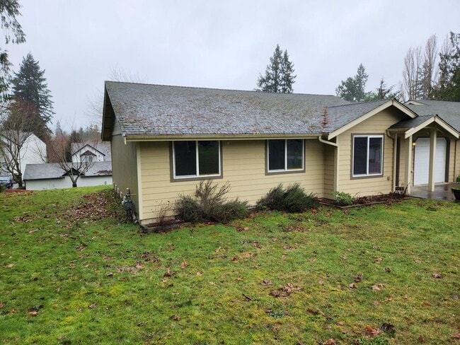 Building Photo - 240 Poplar St