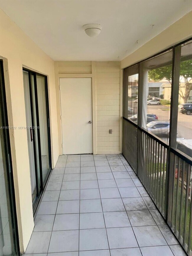 Building Photo - 468 NE 206th Ln