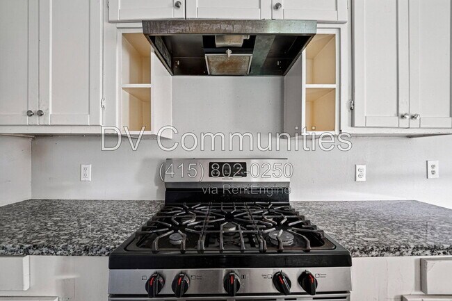 Building Photo - 3315 Bond St