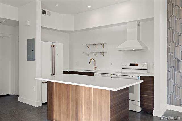 Building Photo - 3149 Blake St