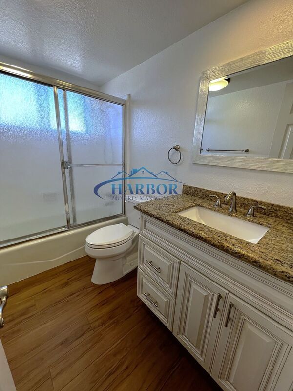 Building Photo - 1166 W 22nd St