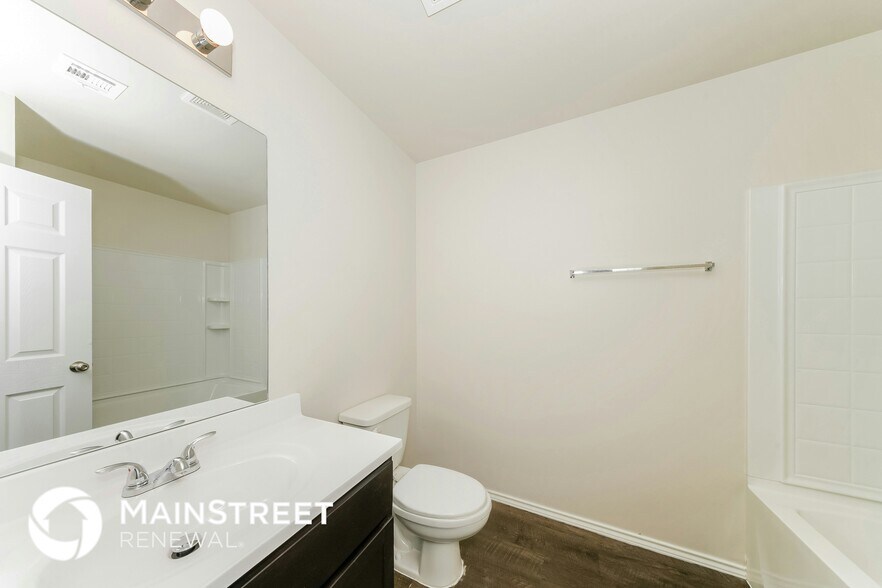 Building Photo - 10005 Blue Wing Trl