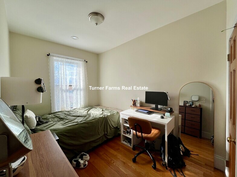 Building Photo - 179 Northampton St