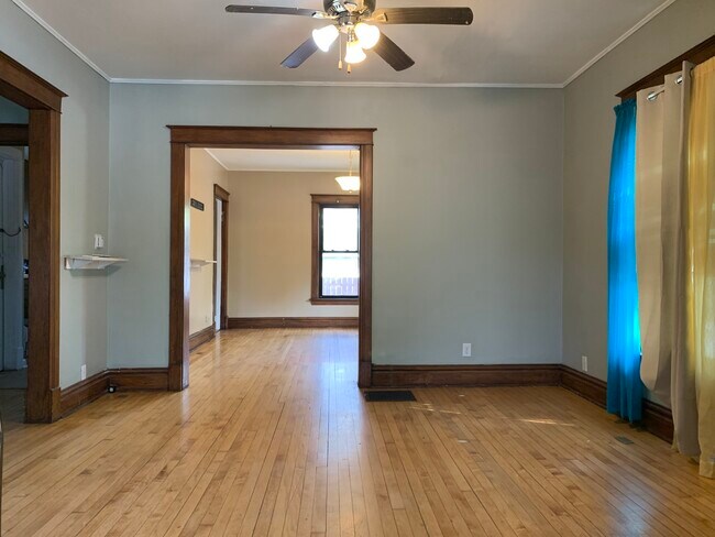 Building Photo - 701 W Marion St