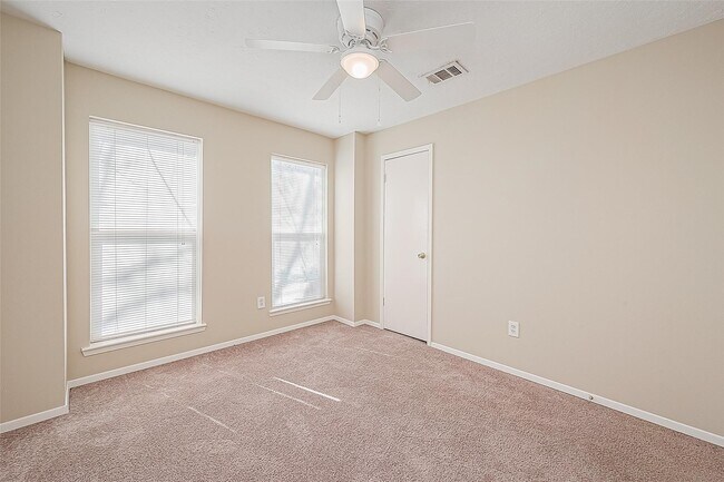 Building Photo - 15730 Oak Mountain Dr