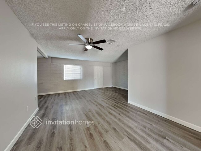 Building Photo - 3817 W Cactus Wren Dr