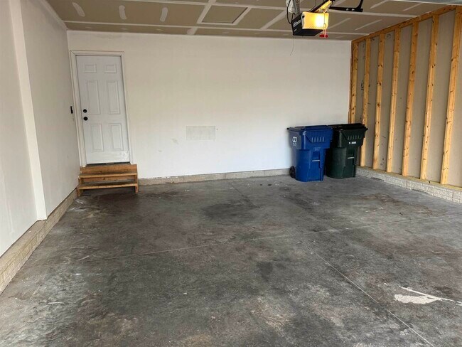 Building Photo - 3802 W 15th St Ct