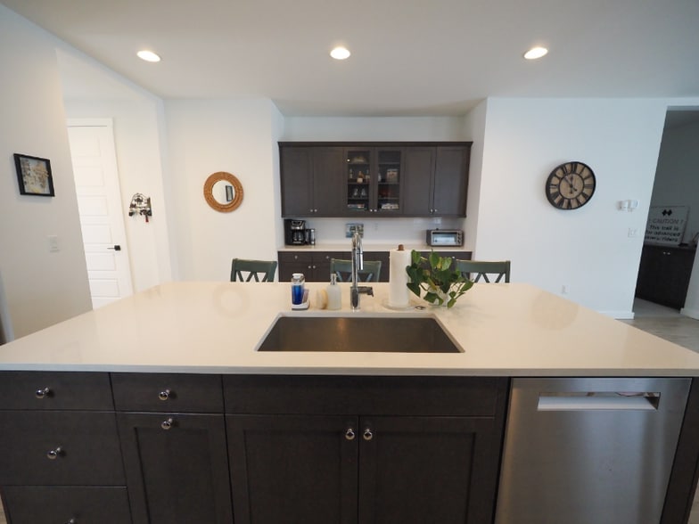 Building Photo - 1504 New Holland Dr