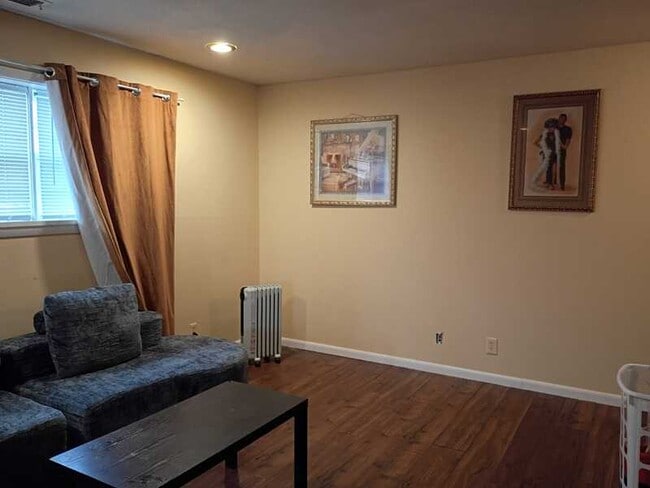 Building Photo - 117 S Elder Ln