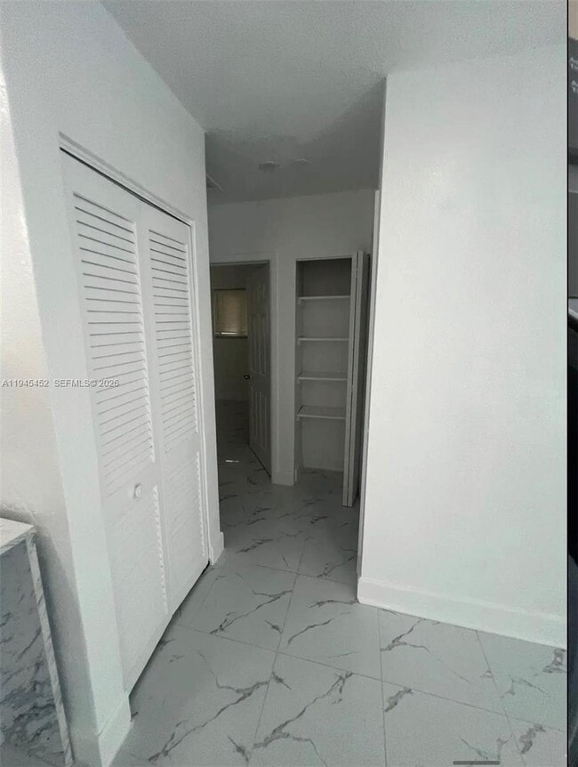 Building Photo - 3400 SW 40th Ave