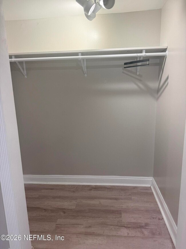 Building Photo - 200 Walnut St