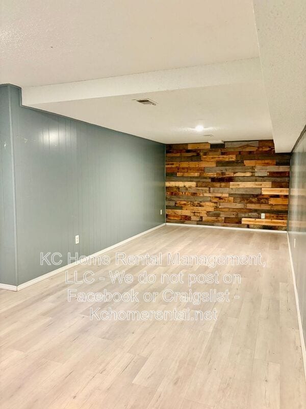 Building Photo - 8027 N Stoddard Ave