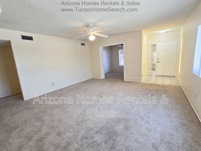Building Photo - 510 W Cll Lago