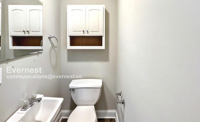 Building Photo - 1361 N Concord Rd