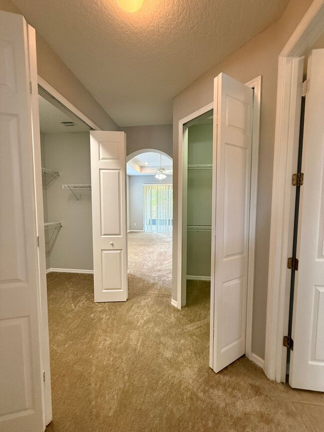 Building Photo - GORGEOUS Two Story 4/3.5 home in sought af...