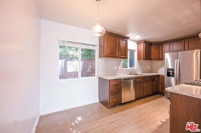 Building Photo - 2625 6th St
