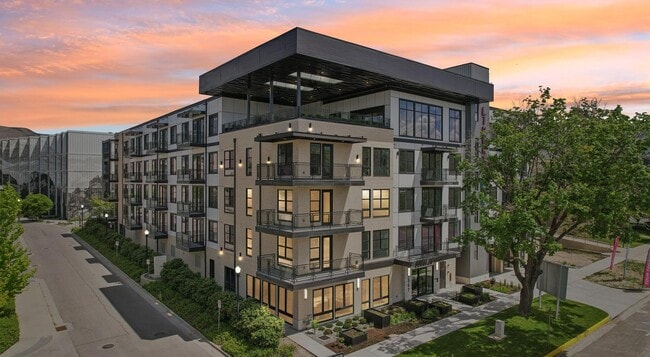 Building Photo - 357 E 500 S