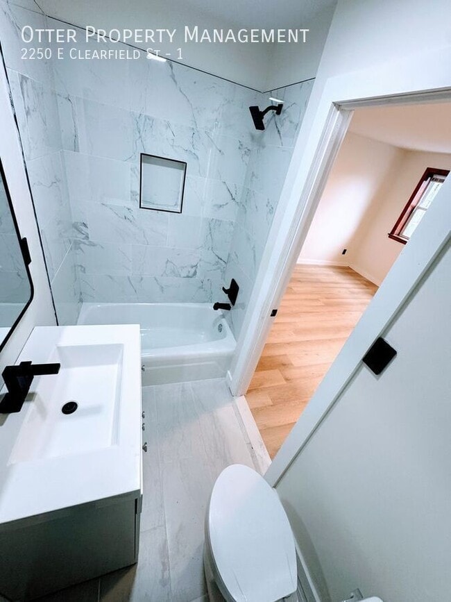 Building Photo - 2250 E Clearfield St