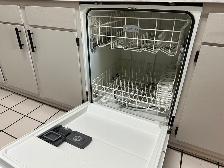 Building Photo - 1294 Old Newport Hwy