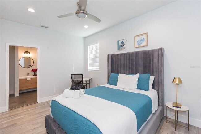 Building Photo - 2013 E Waters Ave