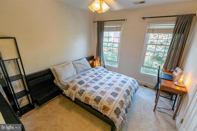 Building Photo - 2519 Gadsby Pl