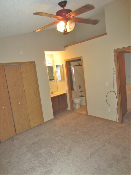 Building Photo - 2528 Blazek Loop