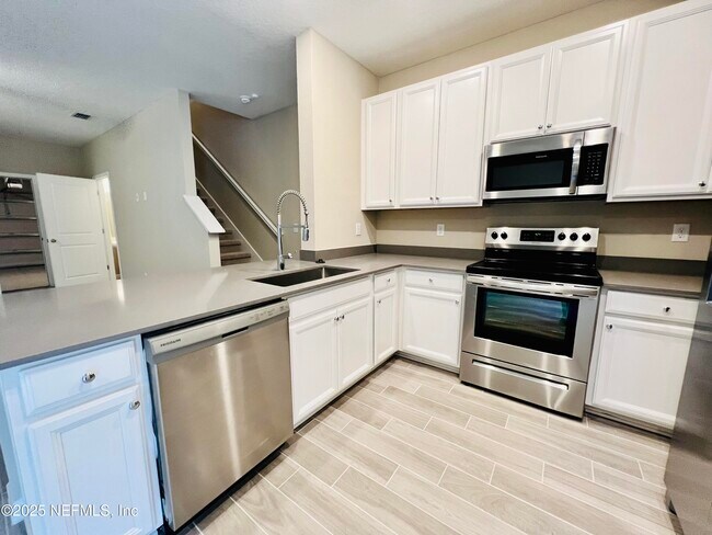 Building Photo - 2657 Sandy Dune Dr