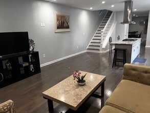 Building Photo - W Street