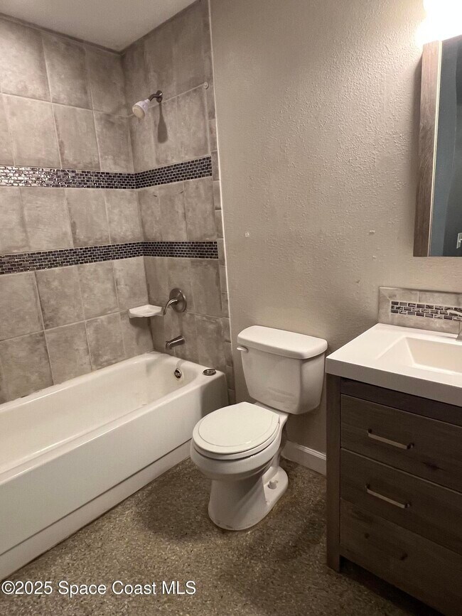 Building Photo - 976 Brewster Ln
