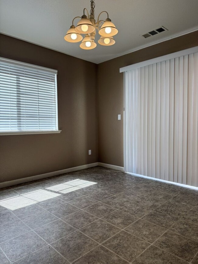 Building Photo - Beautiful Two-Story Home in Desirable Bellevue Ranch!