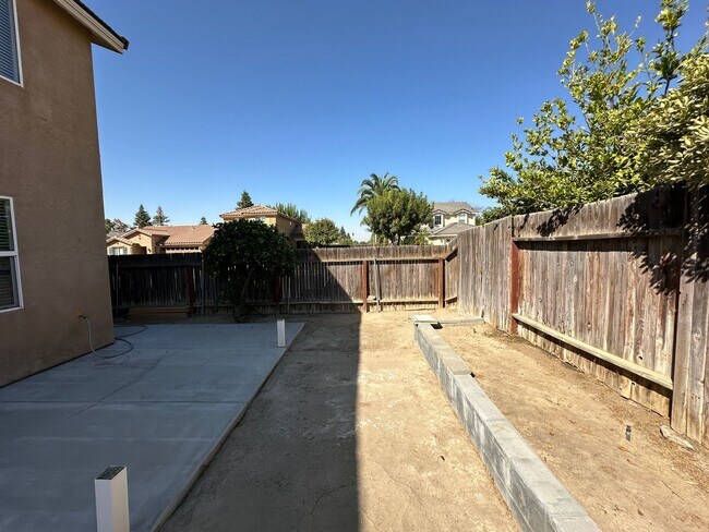 Building Photo - Charming 4-Bedroom, 3-Bathroom Home in Silver Creek