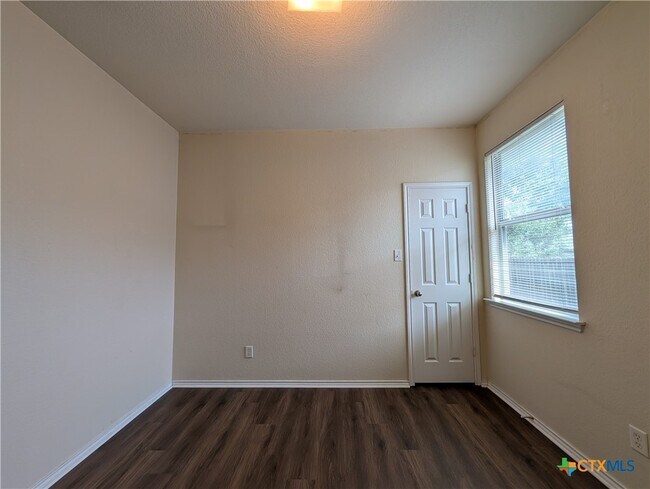 Building Photo - 341 Placid Meadow