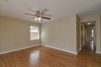 Building Photo - 1509 N San Jacinto St