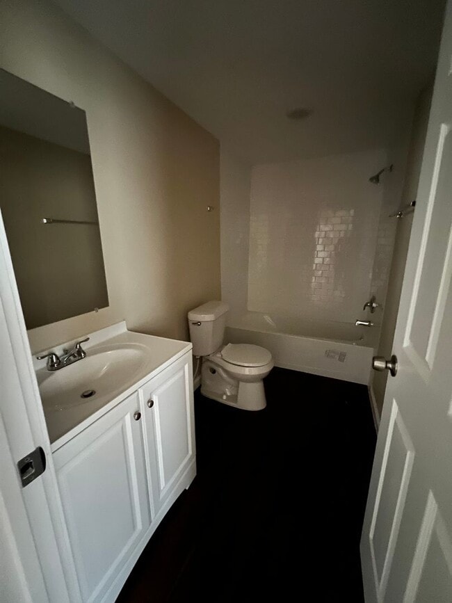 Building Photo - Renovated home in Silsbee!
