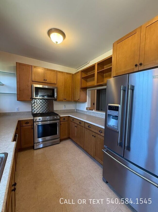 Building Photo - 1901 Avon Rd SW