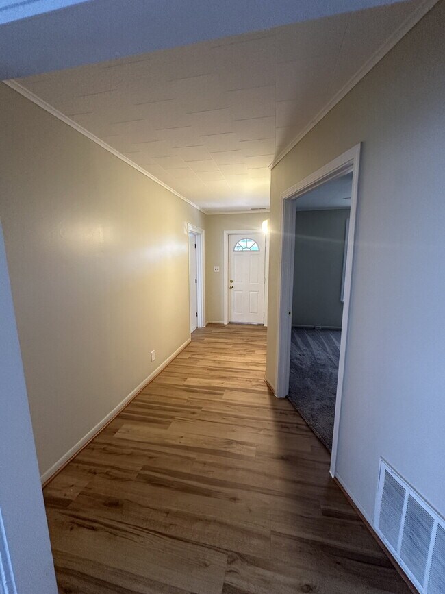 Building Photo - 3-Bedroom Duplex