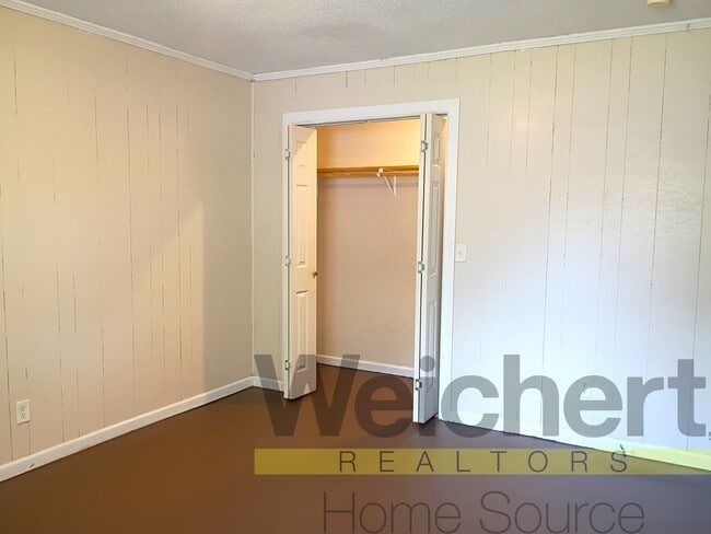 Building Photo - All-Inclusive 2-Bed Apartment for Rent