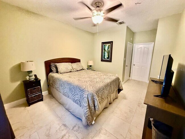 Building Photo - 5000 Culbreath Key Way